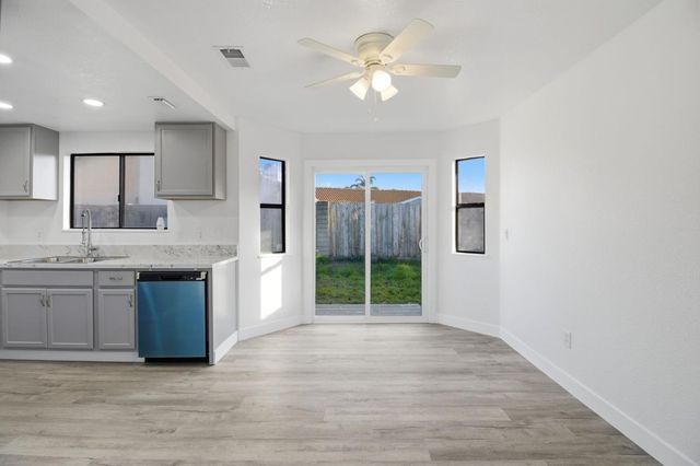 2104 Olive Branch Dr, Modesto, CA 95351