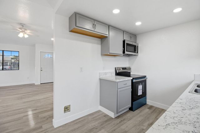 2104 Olive Branch Dr, Modesto, CA 95351