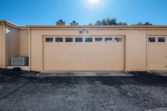 11303 Vance Jackson Rd Apt H3, San Antonio, TX 78230