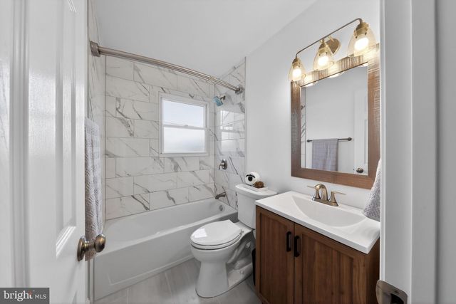 35 OLD MANOR RD, Newark, DE 19711