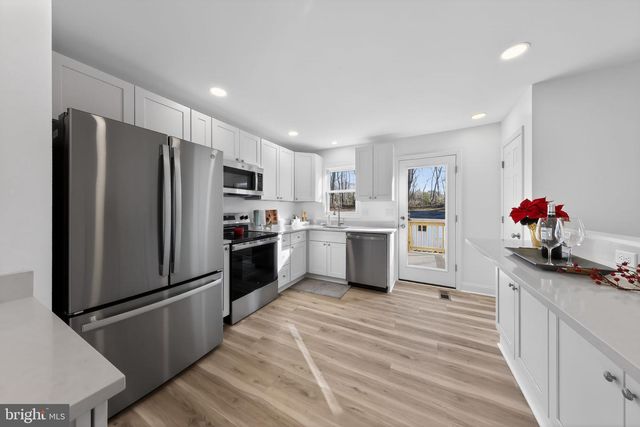 35 OLD MANOR RD, Newark, DE 19711