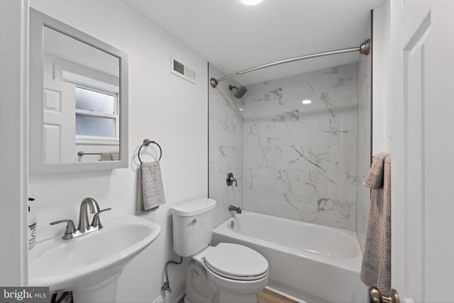 35 OLD MANOR RD, Newark, DE 19711