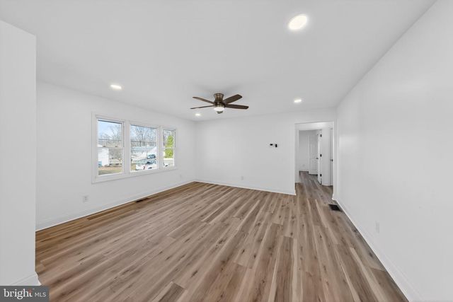 35 OLD MANOR RD, Newark, DE 19711