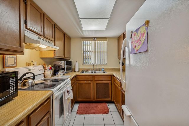 4056 PASSPORT LANE 102, New Port Richey, FL 34653