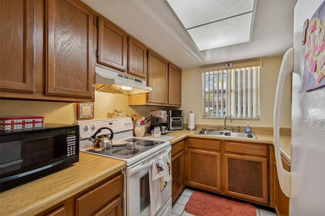 4056 PASSPORT LANE 102, New Port Richey, FL 34653