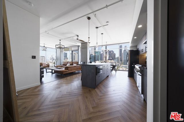 1100 S HOPE Street 1516, Los Angeles, CA 90015