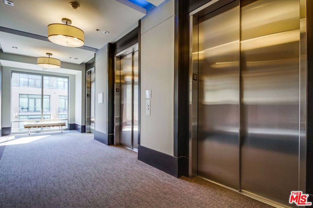 Image 31 of property listing at 1100 S HOPE Street 1516, Los Angeles, CA 90015