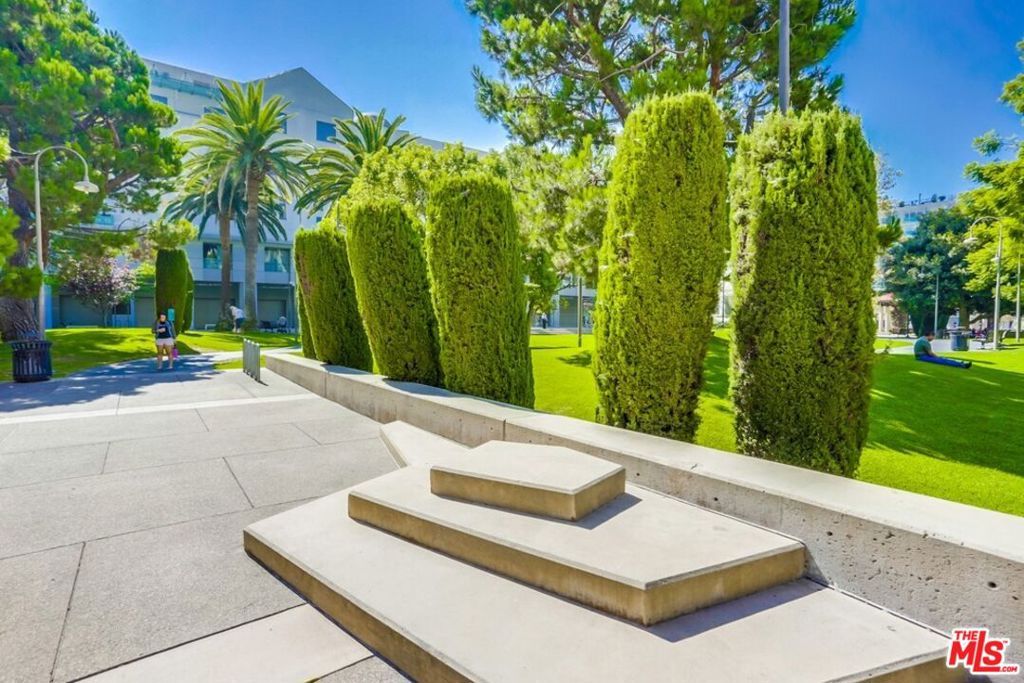 Image 55 of property listing at 1100 S HOPE Street 1516, Los Angeles, CA 90015