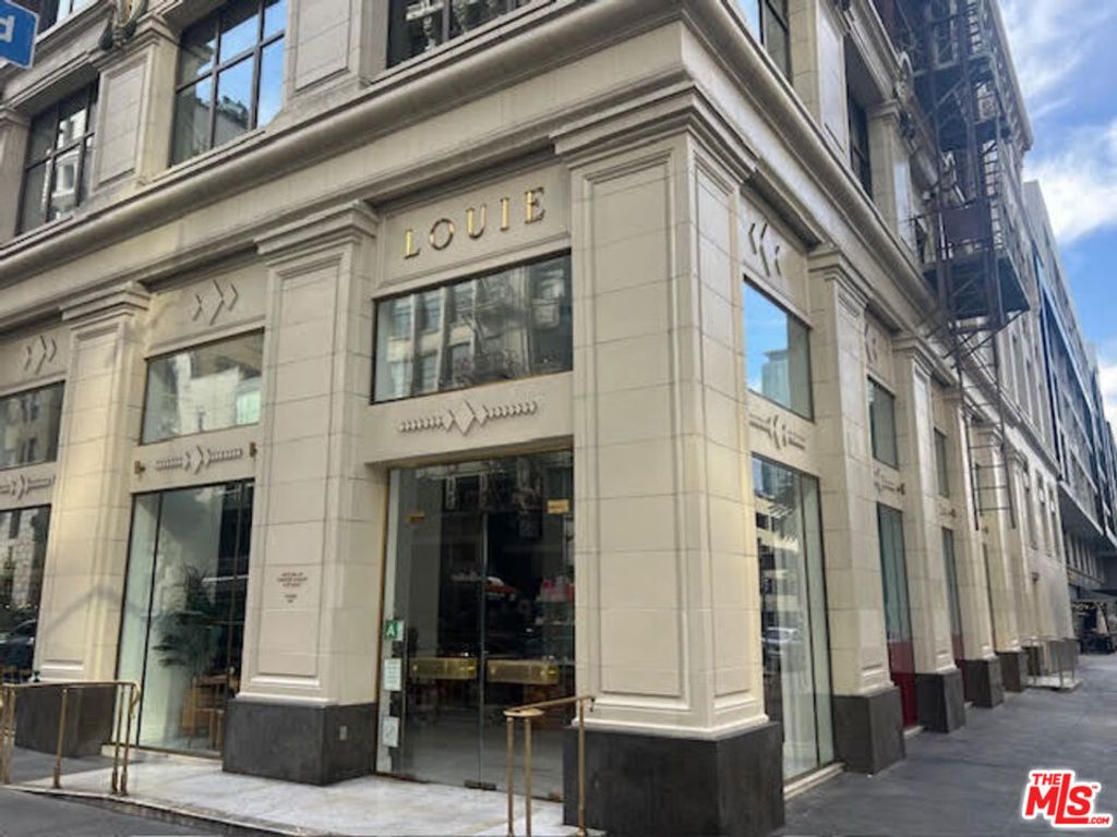 Image 58 of property listing at 1100 S HOPE Street 1516, Los Angeles, CA 90015