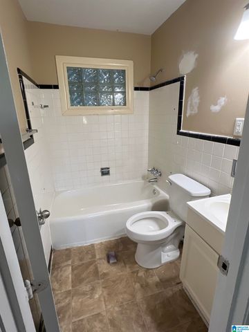 1657 4TH PLACE NW, Center Point, AL 35215