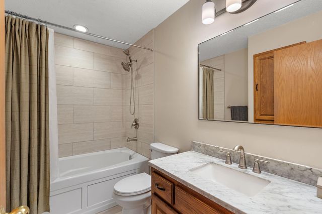 10452 61st Street NE, Albertville, MN 55301