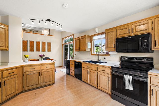 10452 61st Street NE, Albertville, MN 55301