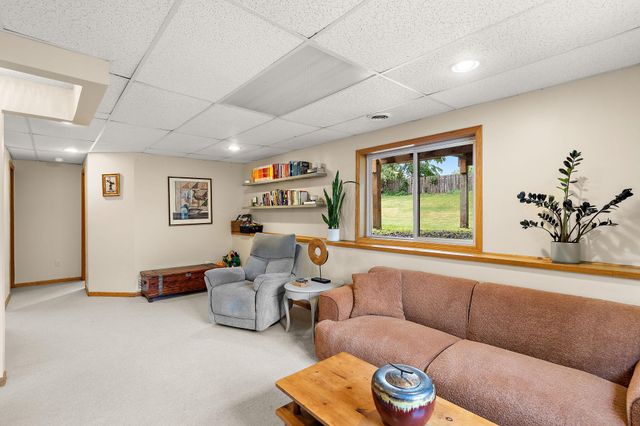 10452 61st Street NE, Albertville, MN 55301