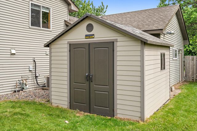 10452 61st Street NE, Albertville, MN 55301