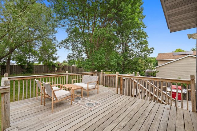 10452 61st Street NE, Albertville, MN 55301
