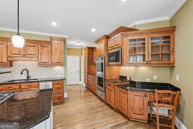 205 Fairway Overlook Drive, Acworth, GA 30101