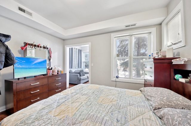 5309 W Henderson Street 1, Chicago, IL 60641