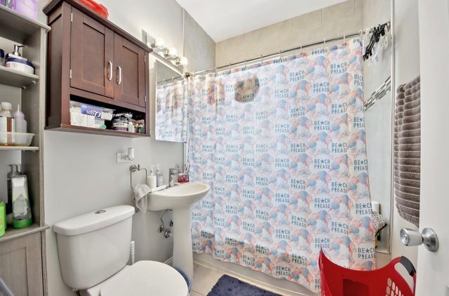 5309 W Henderson Street 1, Chicago, IL 60641