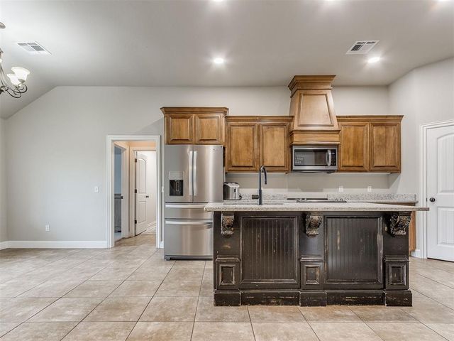 13692 S County Line Road, Cashion, OK 73016