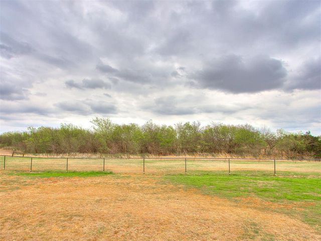 13692 S County Line Road, Cashion, OK 73016