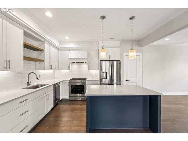 2027 Se HAROLD St, Portland, OR 97202