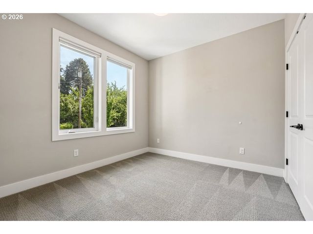 2027 Se HAROLD St, Portland, OR 97202