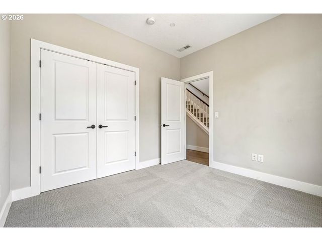 2027 Se HAROLD St, Portland, OR 97202
