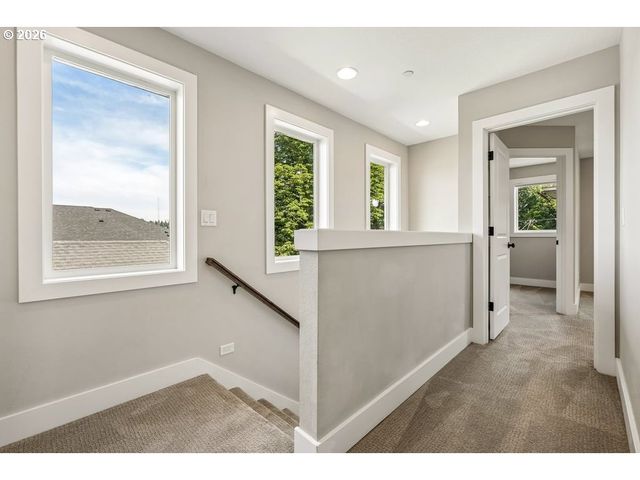 2027 Se HAROLD St, Portland, OR 97202