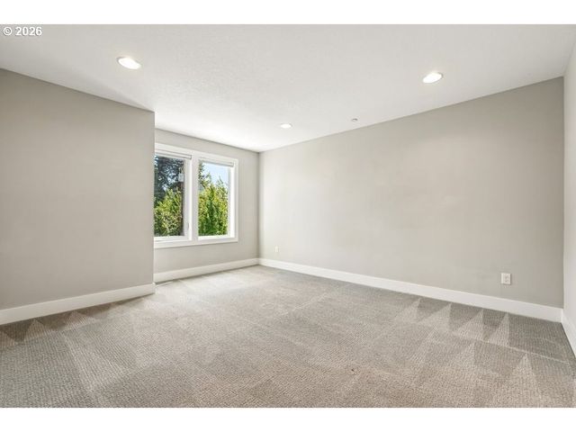 2027 Se HAROLD St, Portland, OR 97202