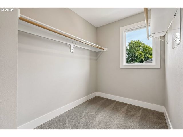 2027 Se HAROLD St, Portland, OR 97202