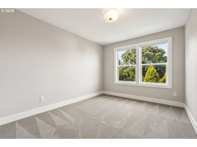 2027 Se HAROLD St, Portland, OR 97202
