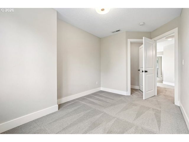2027 Se HAROLD St, Portland, OR 97202