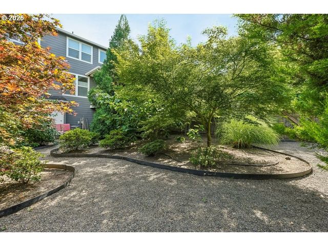 2027 Se HAROLD St, Portland, OR 97202