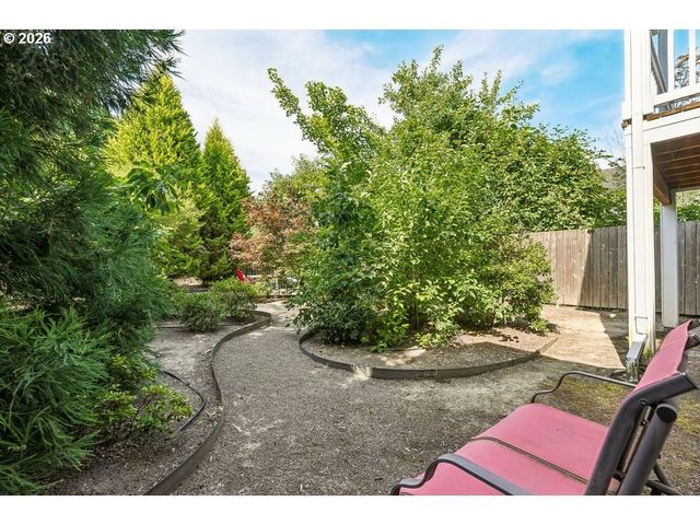 2027 Se HAROLD St, Portland, OR 97202