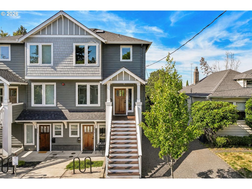 2027 Se HAROLD St, Portland, OR 97202