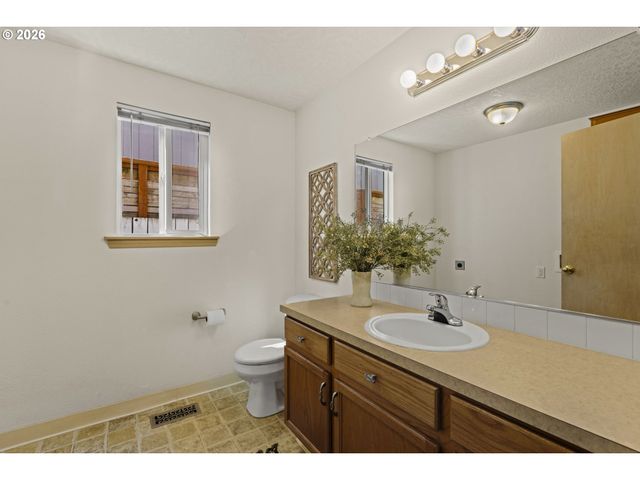 8733 N DANA Ave, Portland, OR 97203