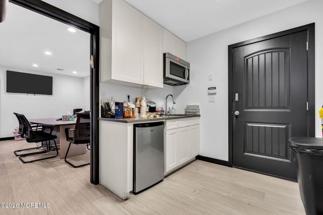 435 E County Line Road, Lakewood, NJ 08701