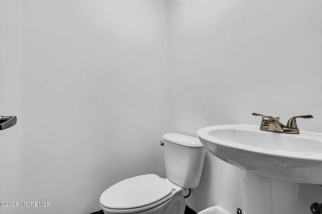 435 E County Line Road, Lakewood, NJ 08701