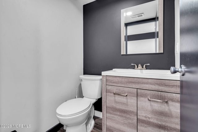 435 E County Line Road, Lakewood, NJ 08701