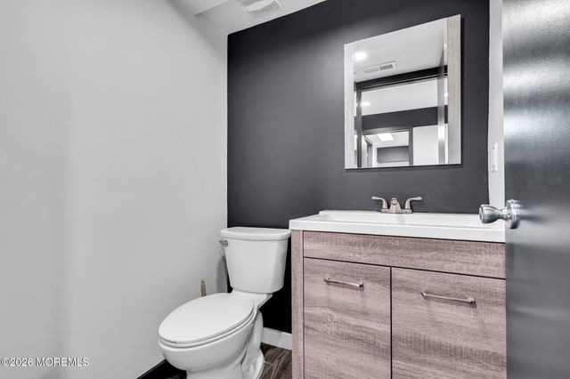 435 E County Line Road, Lakewood, NJ 08701