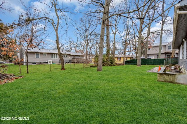 435 E County Line Road, Lakewood, NJ 08701