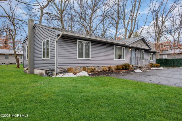 435 E County Line Road, Lakewood, NJ 08701