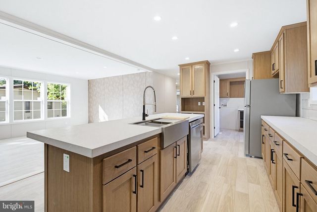 824 CARRIE CT, Lancaster, PA 17601