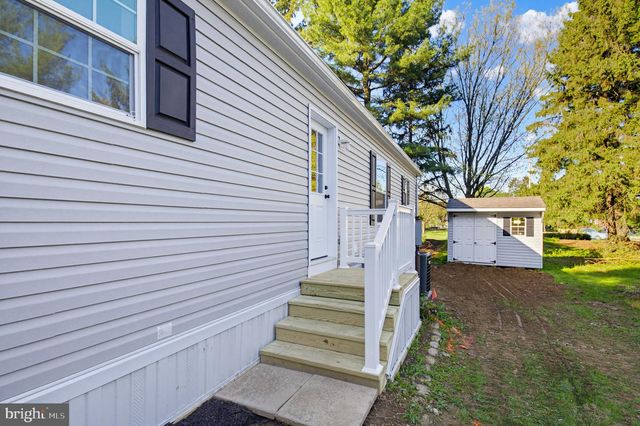 824 CARRIE CT, Lancaster, PA 17601
