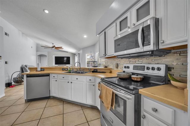 15115 GREATER GROVES BOULEVARD, Clermont, FL 34714