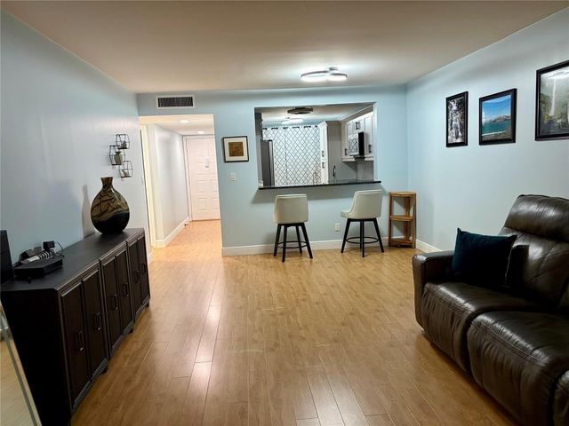 7302 S Devon Drive 307, Fort Lauderdale, FL 33321