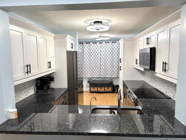 7302 S Devon Drive 307, Fort Lauderdale, FL 33321