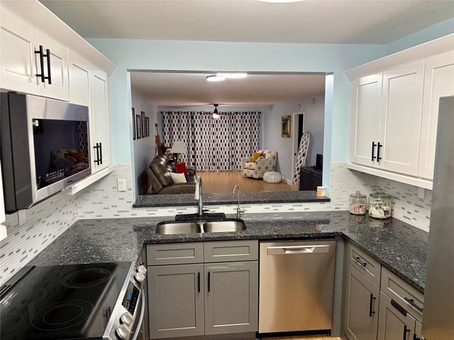 7302 S Devon Drive 307, Fort Lauderdale, FL 33321