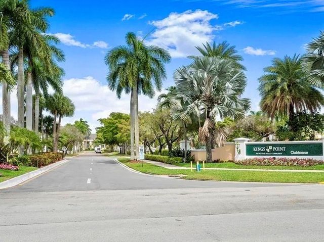 7302 S Devon Drive 307, Fort Lauderdale, FL 33321