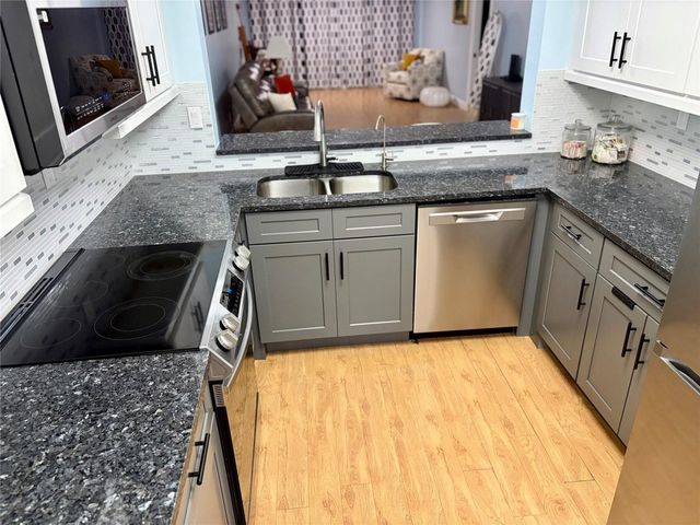 7302 S Devon Drive 307, Fort Lauderdale, FL 33321